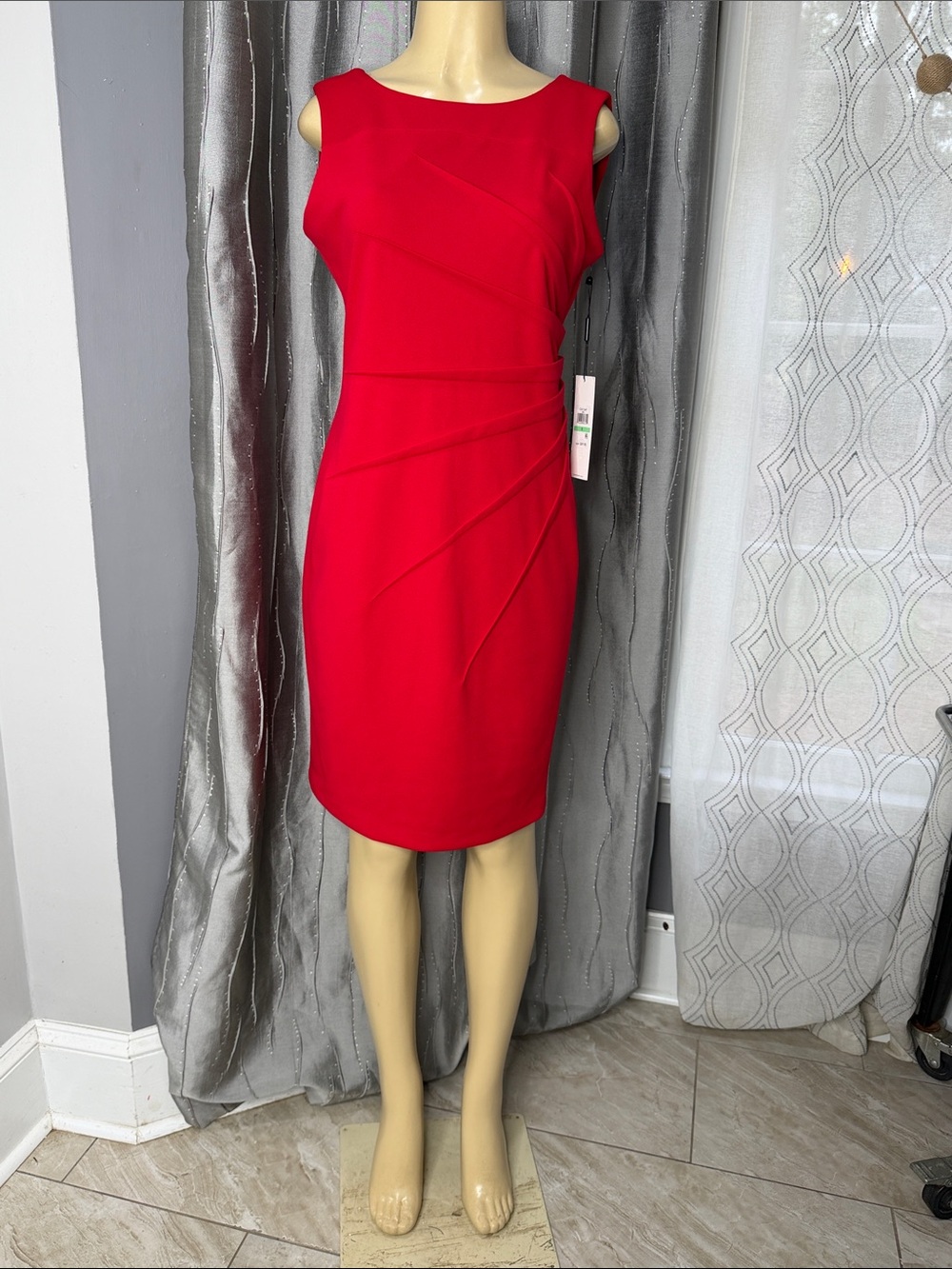Calvin Klein Women’s Sz 8 Red Sleeveless Sheath Dress